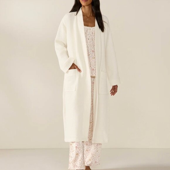 Coyuchi Unisex Turkish Cotton Organic Waffle Bathrobe, Undyed White, XS/S - Picture 2 of 7